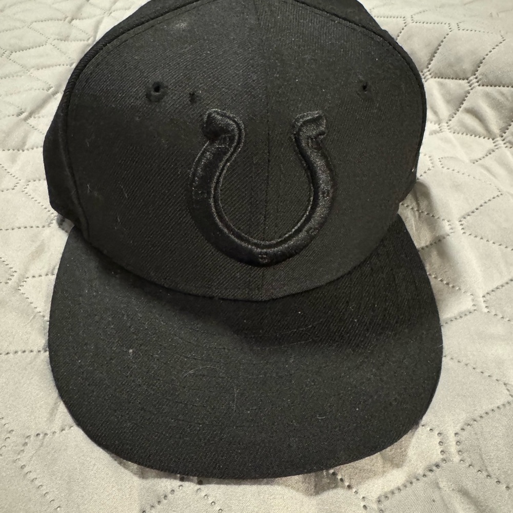Colts Black Baseball Cap with Horseshoe Logo